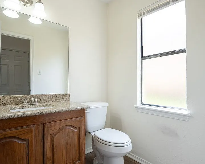 1513 Liberty Ln — Photo 9