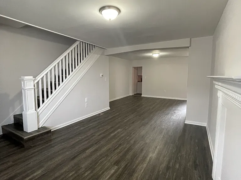 1514 N Luzerne Ave — Photo 3