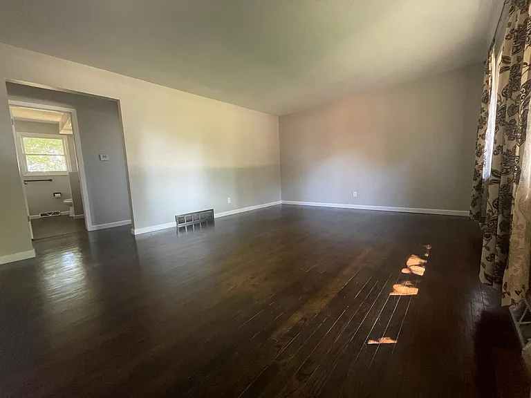136 Terry Dr #A — Photo 5