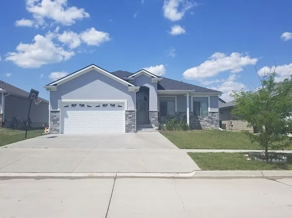 1130 Geranium Dr, Lincoln, NE 68521