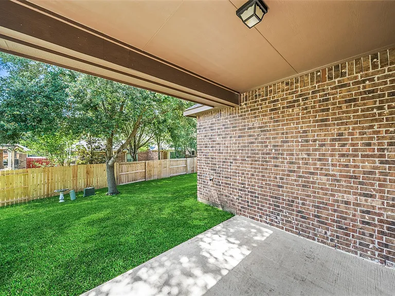 2406 Winter Trail Dr — Photo 32