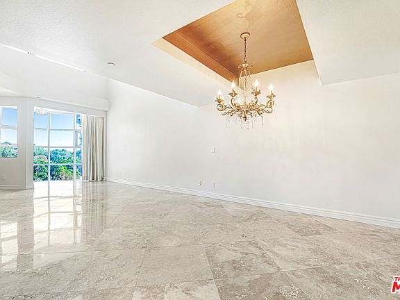 3rd image of 171 N Church Ln #Penthouse 10