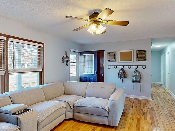 3rd image of 1016 W Elm St