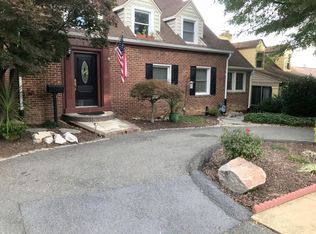 1121 20th St S, Arlington, VA 22202