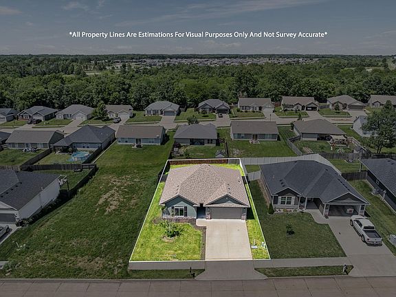 2nd image of 3501 Venice Dr