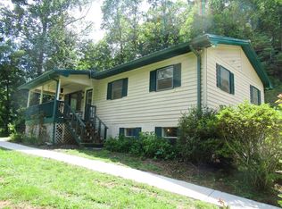 877 Ray Creek Rd, Franklin, NC 28734