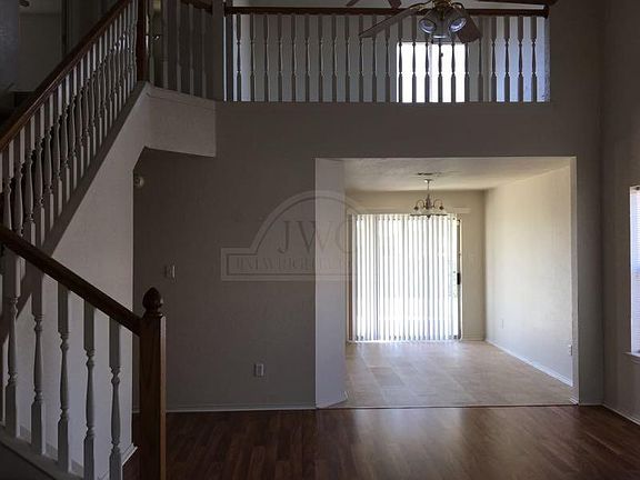 3rd image of 4505 Bowles Dr