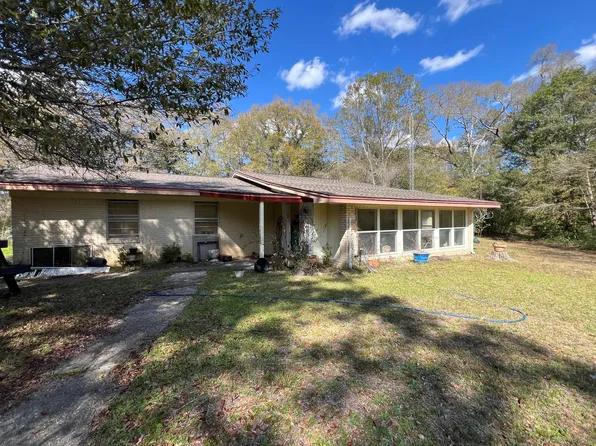 3211 Maple St, Crestview, FL 32539