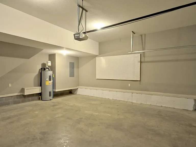 404 Leslie Wood Dr — Photo 43