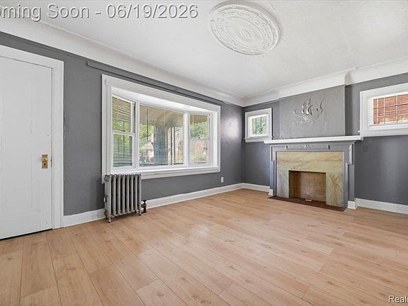 5th image of 13572 Saint Marys St