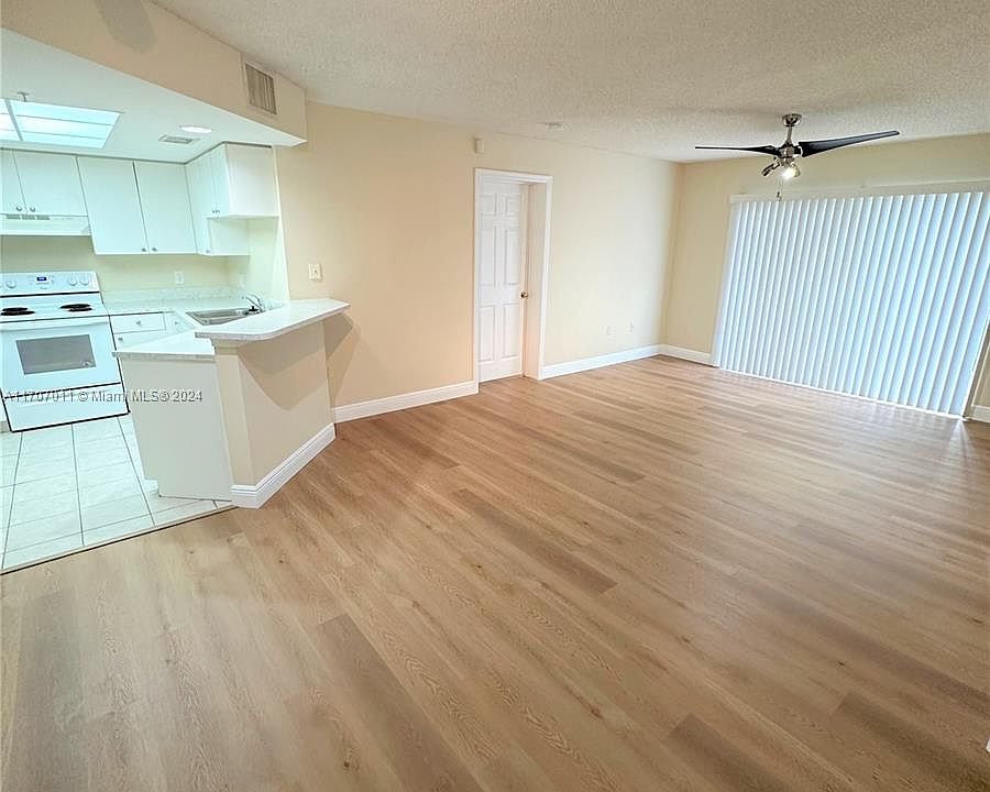 1st image of 2119 SE 10th Ave APT 906