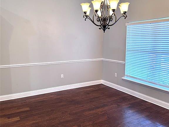 5th image of 2616 Hickory View Loop