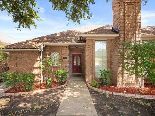 2621 Cummings Dr, Bedford, TX 76021