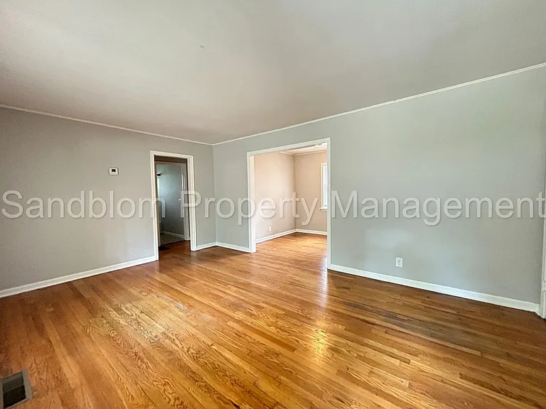 1439 S Louisville Ave — Photo 3