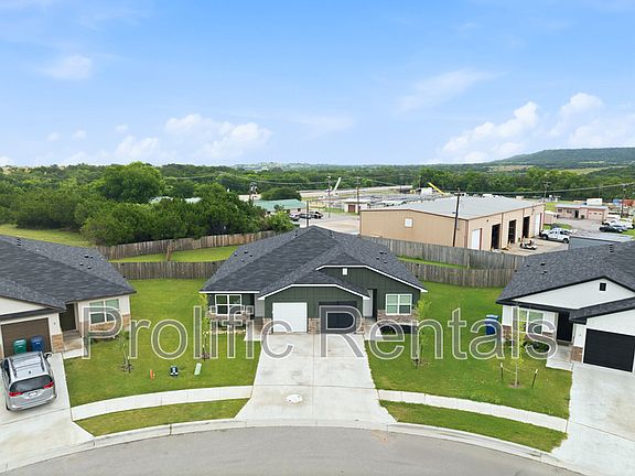 4th image of 1247 Concord Dr #A