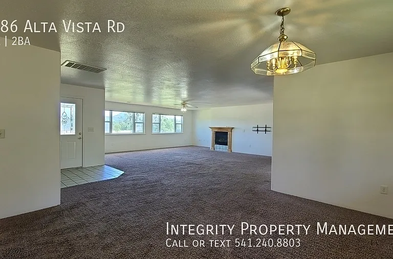 1586 Alta Vista Rd — Photo 9