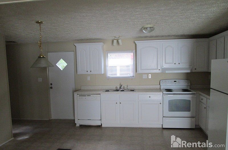 2nd image of 105 Flintlock Ln