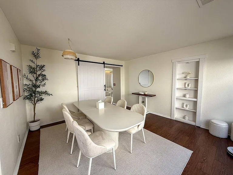 10360 Cherokee Corner Ave — Photo 3