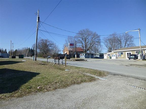 3rd image of 6501 Beechwood Ln