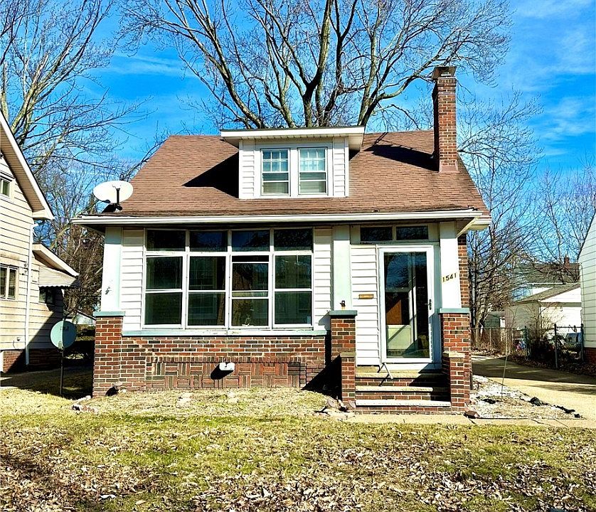 1st image of 1541 E 195th St