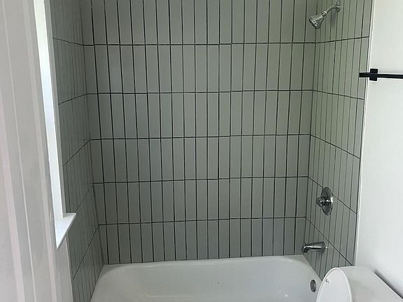 4th image of 6001 Sierra St