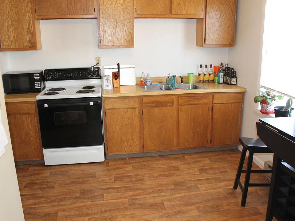 2nd image of 1809 W Adams St #1811