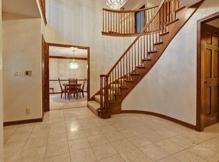 6737 Estate Ln, Long Grove, IL 60047