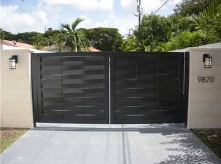 9870 SW 70th St, Miami, FL 33173