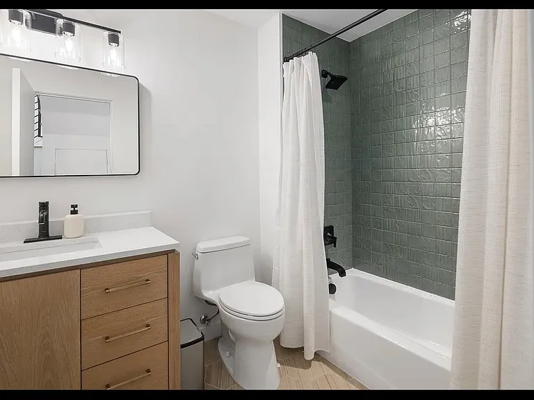 2543 S Sherman St — Photo 35