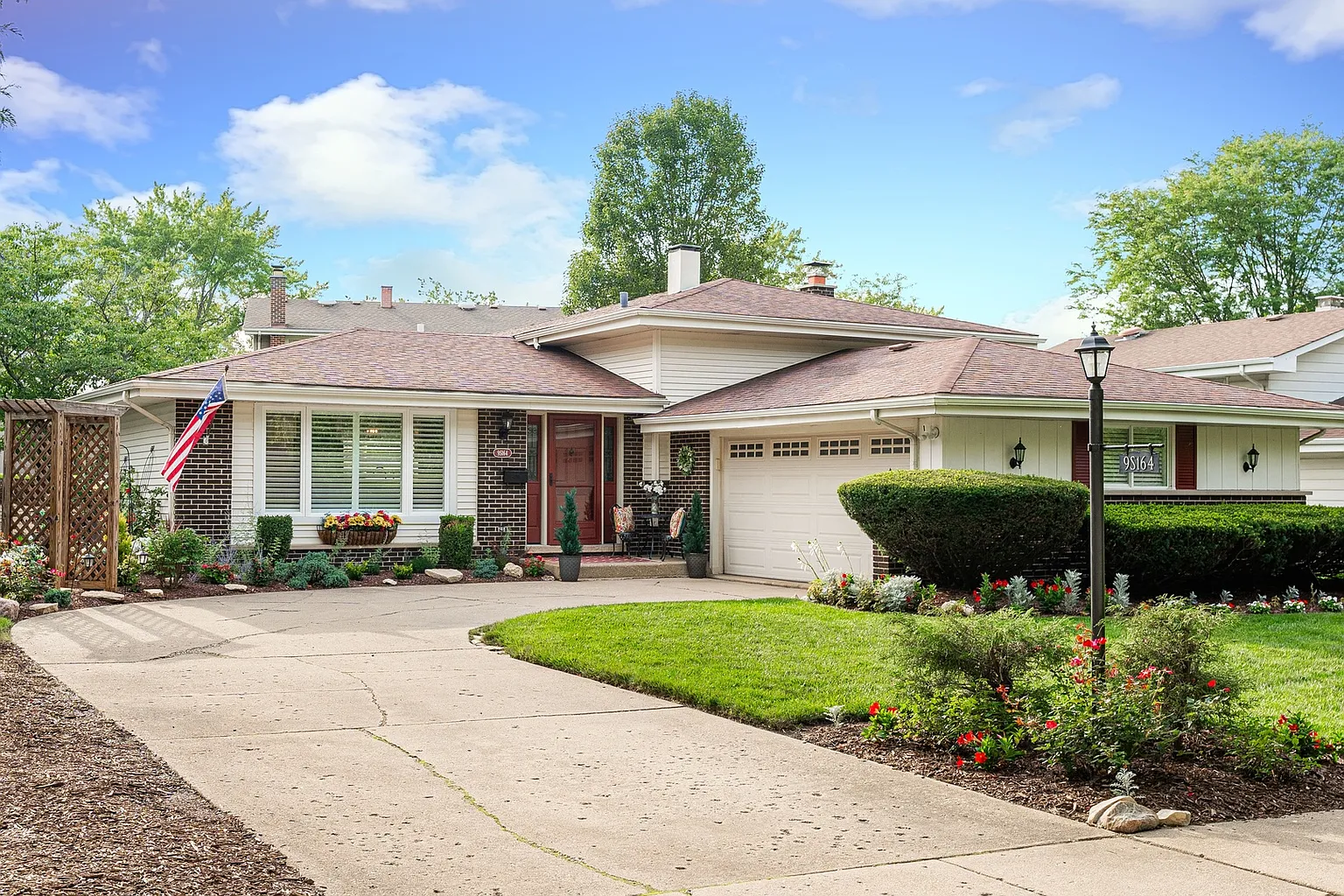 9S164 Nantucket Dr photo 1