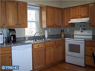 4th image of 31 Pinckney Dr