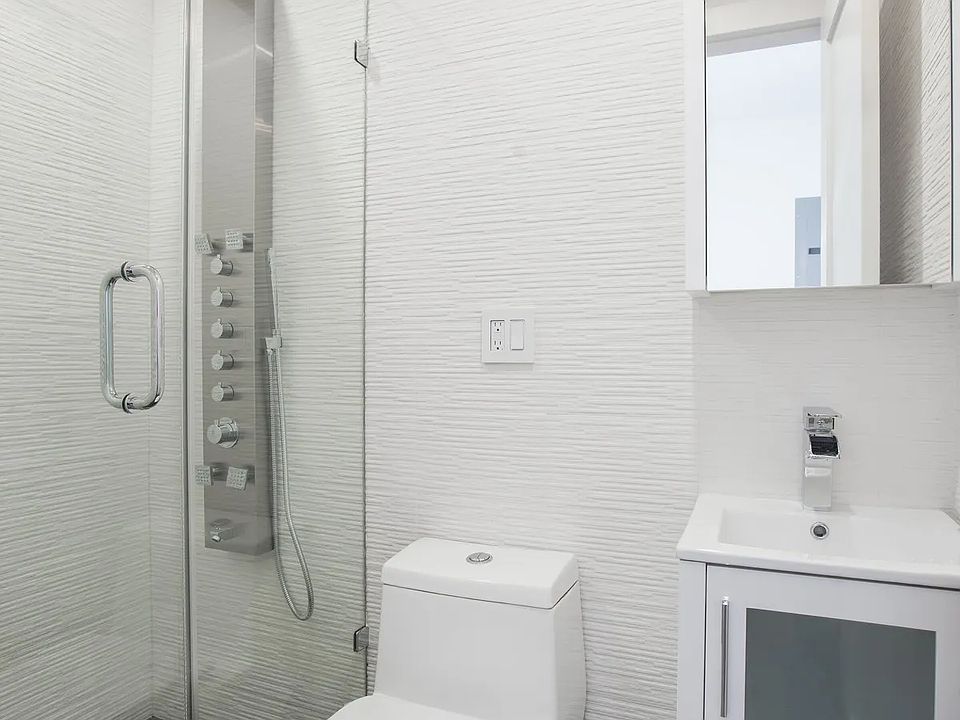 2nd image of 19 Eldridge St APT 13