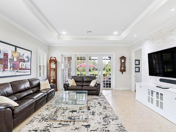 4th image of 8240 NW 120th Way
