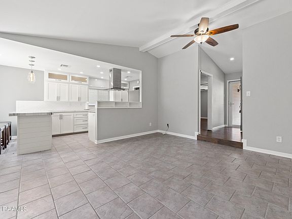 4th image of 113 Plaza Village Dr