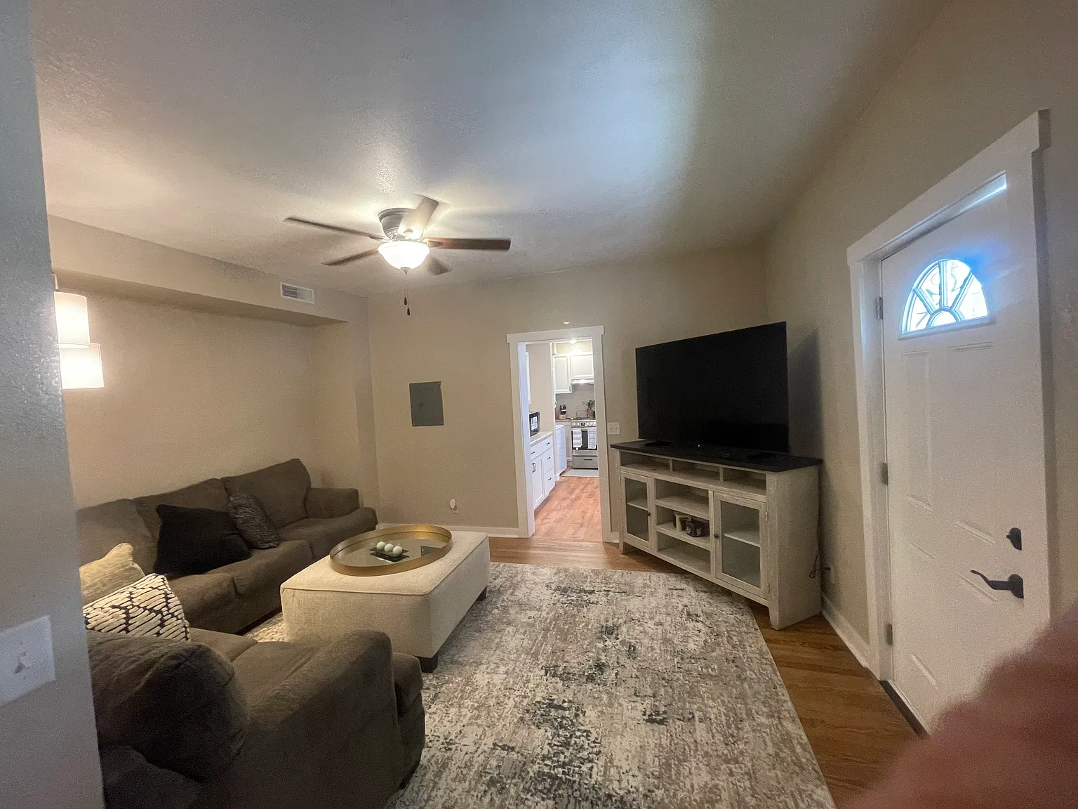 2 bed, 816 sqft, $1,550 — Photo 3