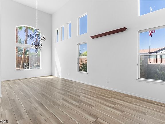 5th image of 1409 Minuet St