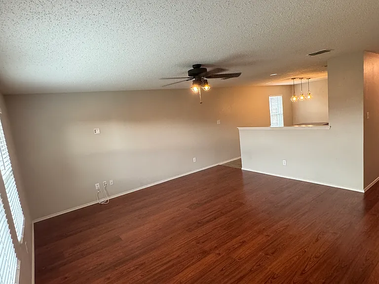 2705 Melanie Dr — Photo 6
