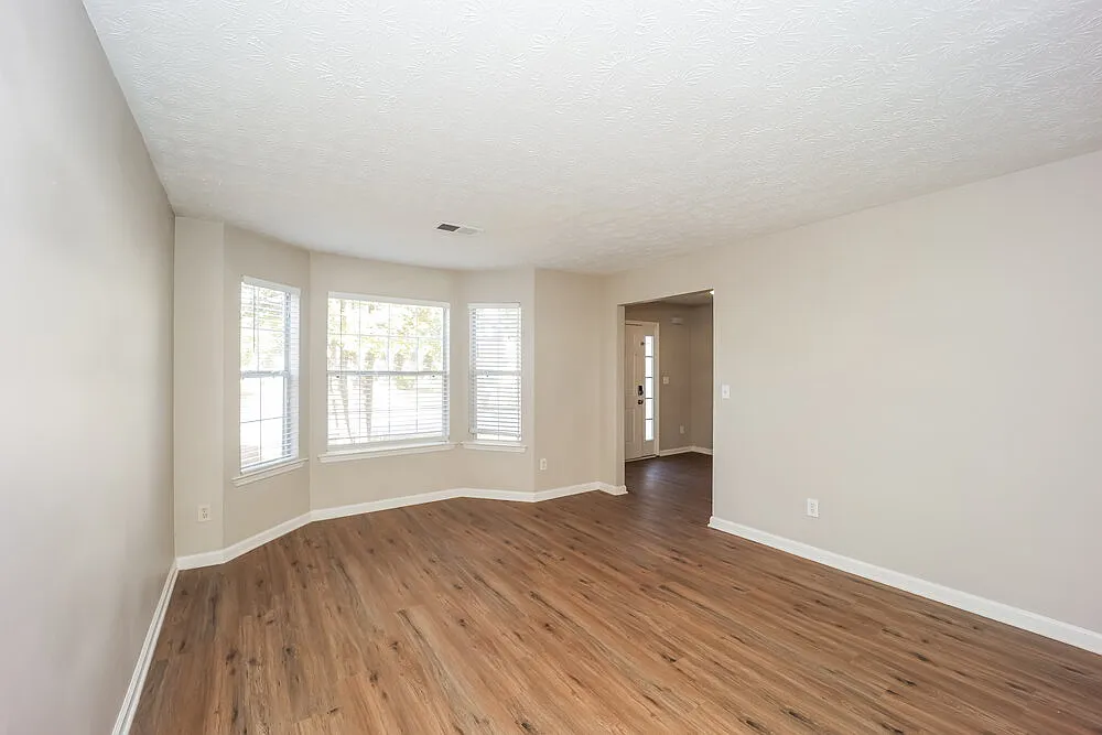 4 bed, 2.5 bath, 2704 sqft, $2,780 — Photo 4