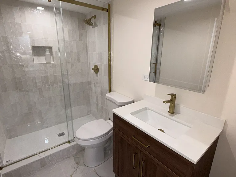 1711 W Henderson St #G — Photo 7