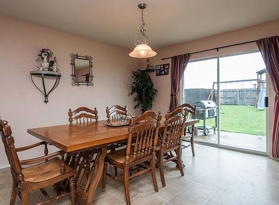 5th image of 106 Branding Iron Dr
