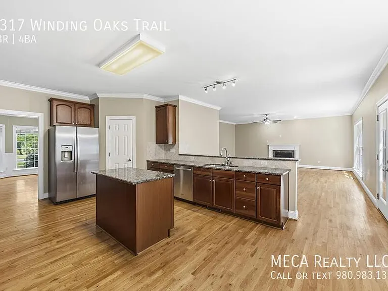 2317 Winding Oaks Trl — Photo 12