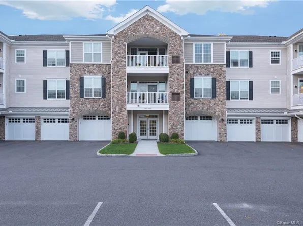 1036 Brookside Court #1036, Newtown, CT 06470