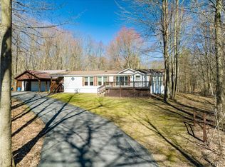 42 Stoney Robbey Rd, Fulton, NY 13069
