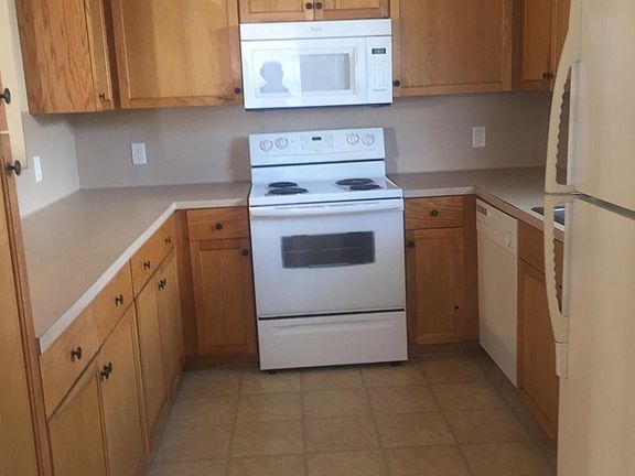 2nd image of 940 Crepe Myrtle St