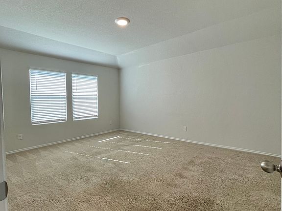 5th image of 852 Armadillo Dr