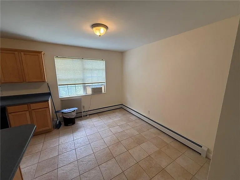 16 Brenden St — Photo 5
