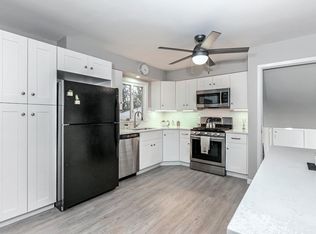 9 Meadowbrook Ln, Suffern, NY 10901