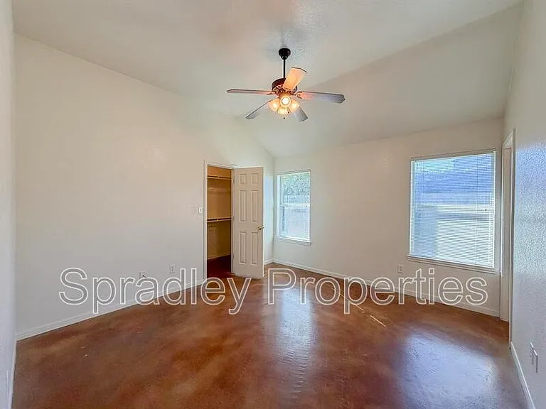 5700A Luxor Dr — Photo 13