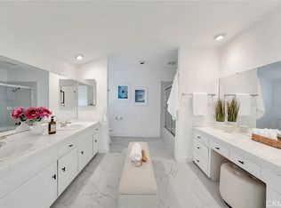 17073 Oak View Dr, Encino, CA 91436