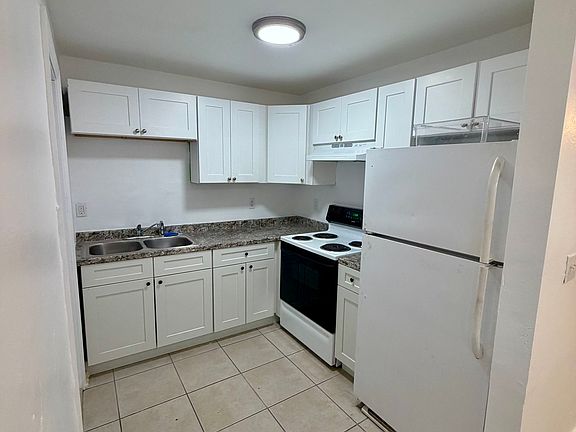 3rd image of 40 Willis Rd #3